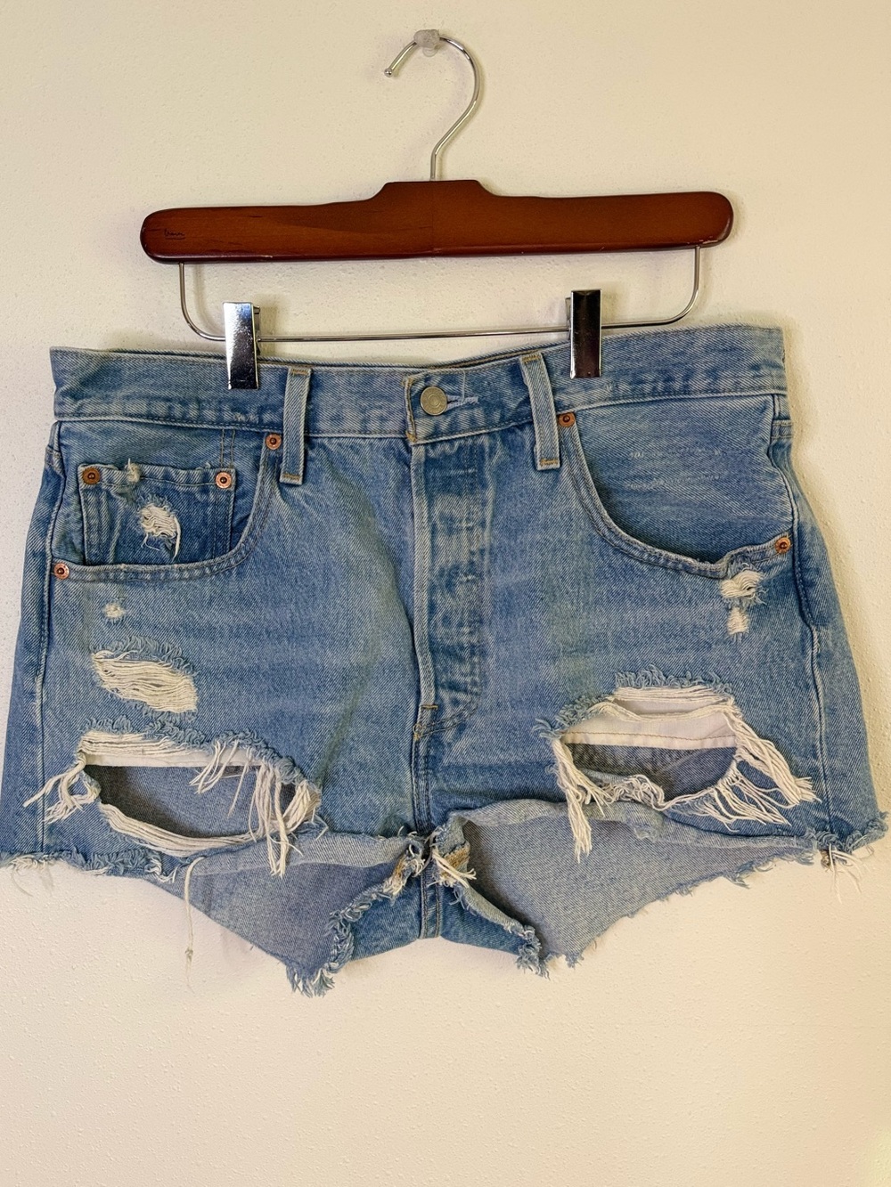 Levi’s 501 Cutoff Denim Shorts 31 Light Wash Distressed Raw Hem